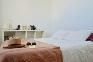Airbnb vs Hotel in Portugal: 6 Pros, 6 Cons & Cost
