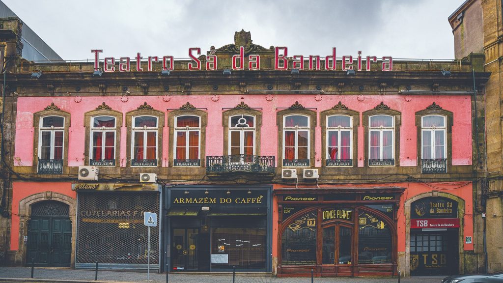 Teatro Sa da Bandeira, Theatre in Porto