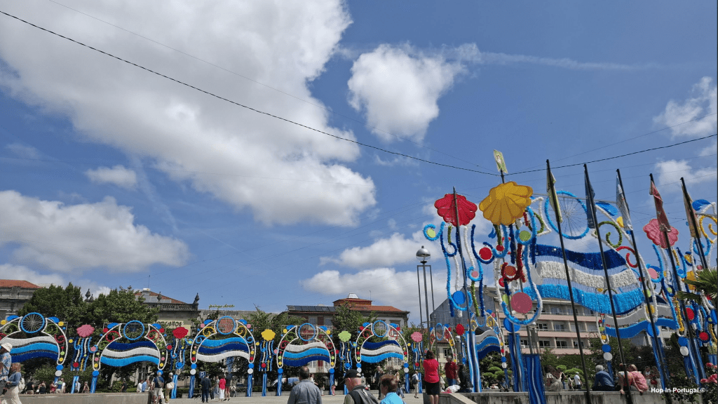 Avenida Central with São João decorations