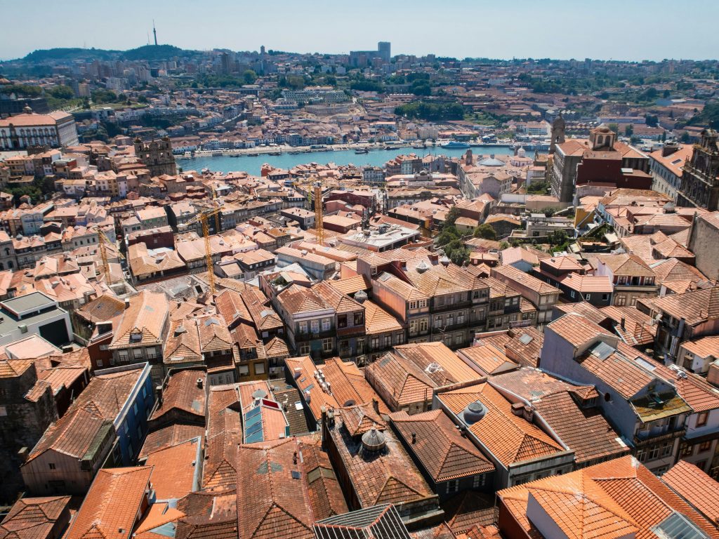 Sunny day in Porto, hot temperatures in Portugal